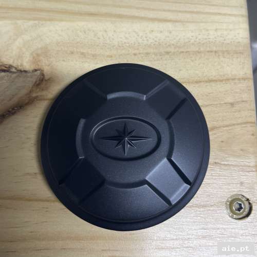 Part Number : 5438120-655 HUB COVER  FLASH BLACK  - PEÇA POLARIS